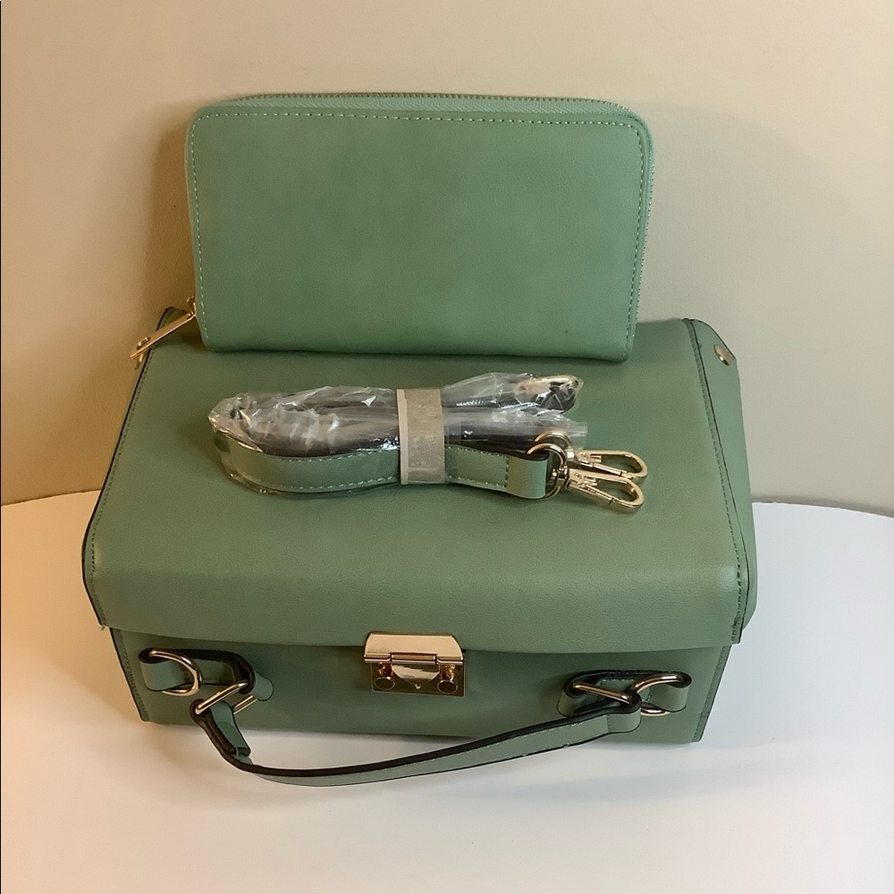 Pastel Green Bundle Bag and matching wallet